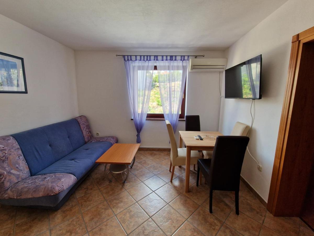 Apartment Lacic 3 *